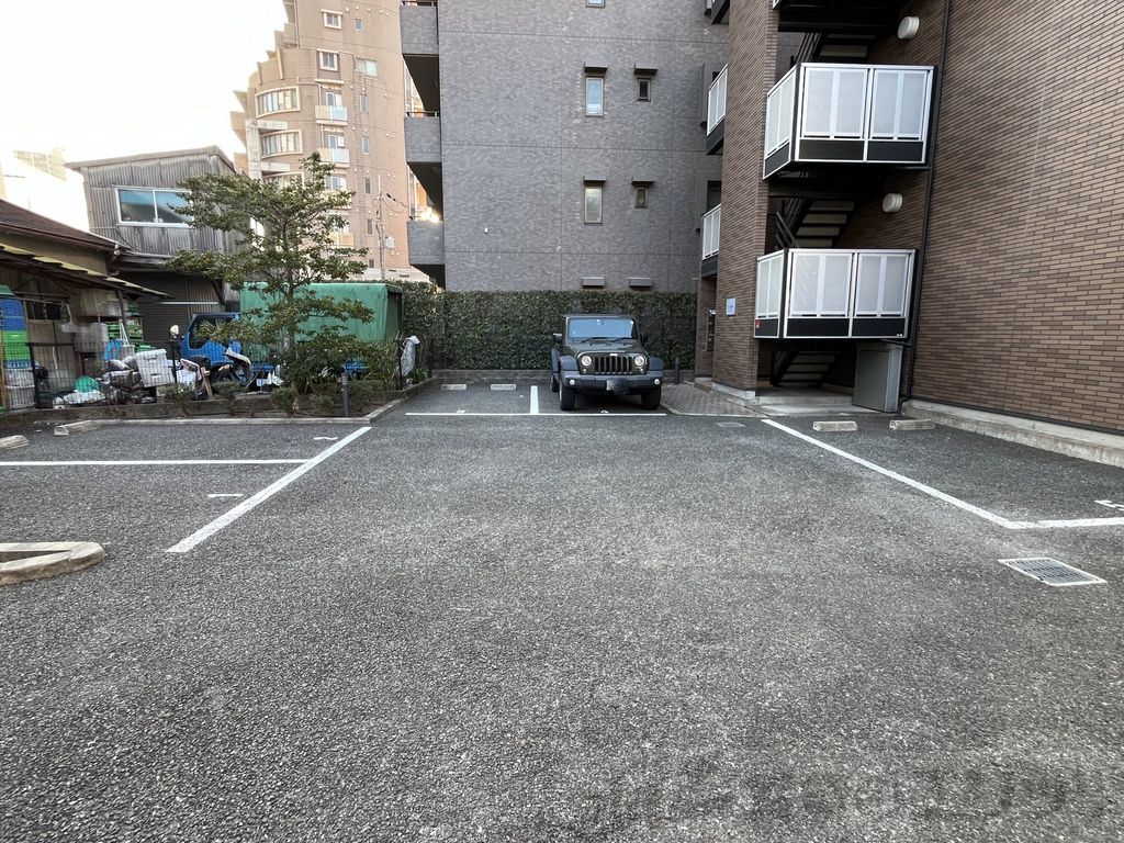 駐車場　駐車場
