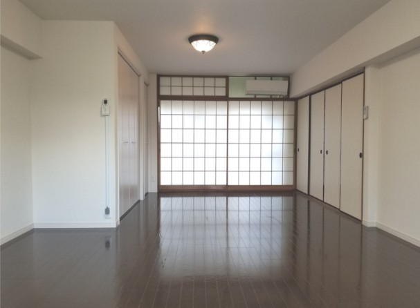 代官山コーポラスの居間写真