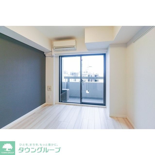 プラシア北千住の居間写真