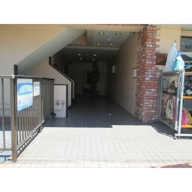 ＪＲ武蔵野線 新松戸駅 徒歩1分 6階建 築38年の外観写真