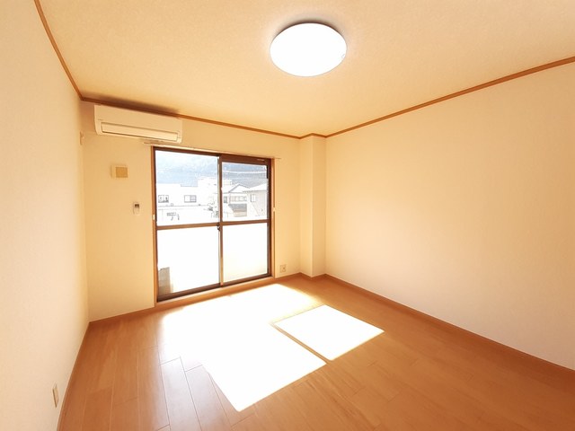 ＪＲ福知山線 篠山口駅 徒歩3分 2階建 築22年の居間写真
