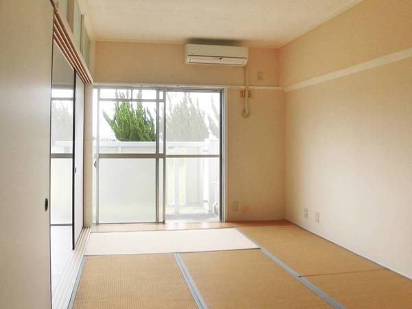 ビレッジハウス田原1号棟の居間写真