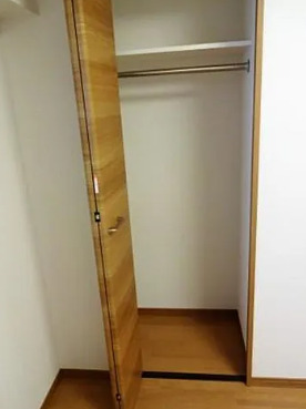 収納　写真は同タイプ住居です。