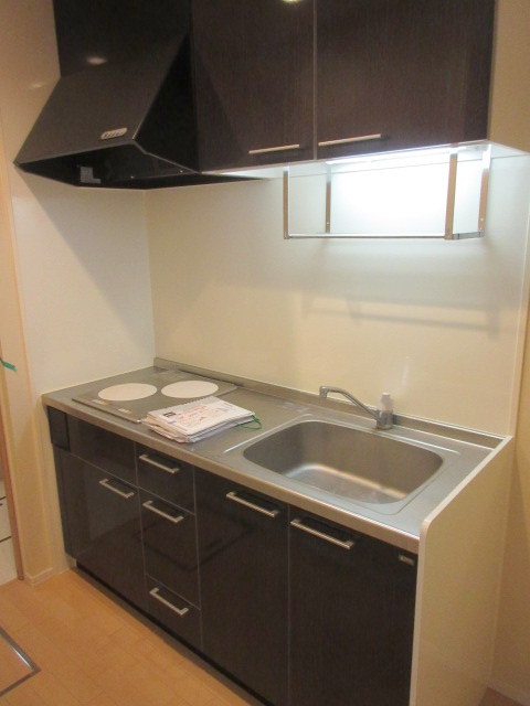 キッチン　別部屋参考写真となります