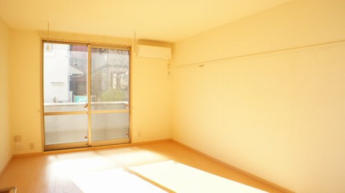 マストライフ馬橋Aの居間写真