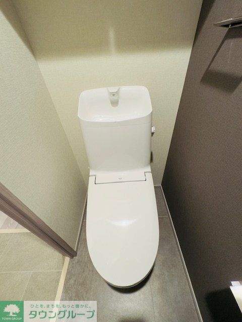 東京メトロ日比谷線 六本木駅 徒歩9分 11階建 築1年のトイレ写真