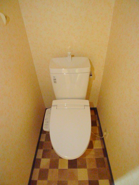地下鉄名城線 名古屋城駅 徒歩5分 12階建 築47年のトイレ写真