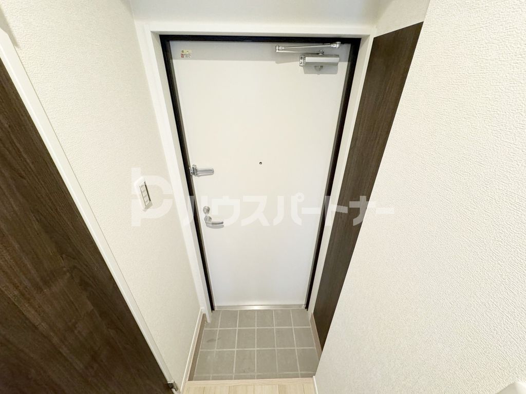 ＪＲ総武線 千葉駅 徒歩20分 5階建 築3年の玄関写真