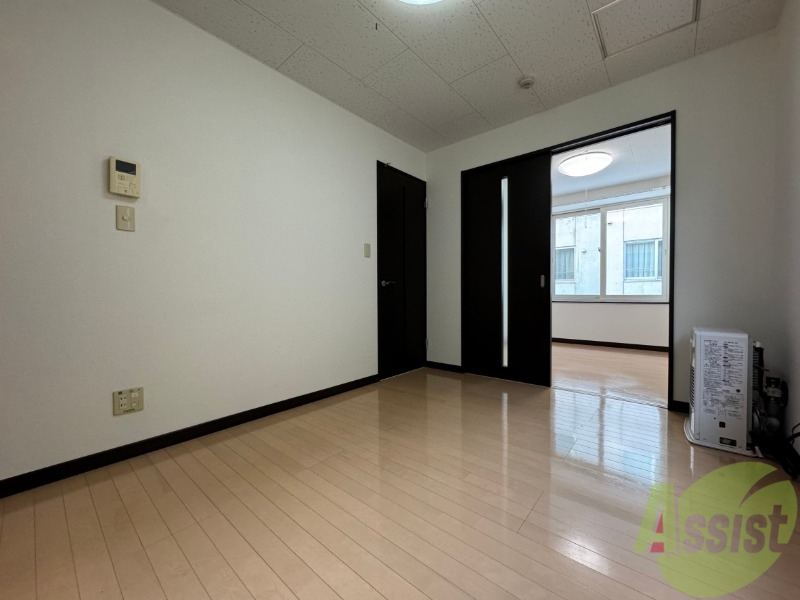 居室・リビング　明るいお部屋は気持ちよく過ごせそうですね。