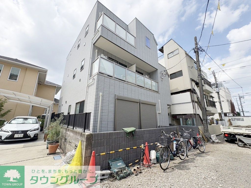 建物外観　駐車場