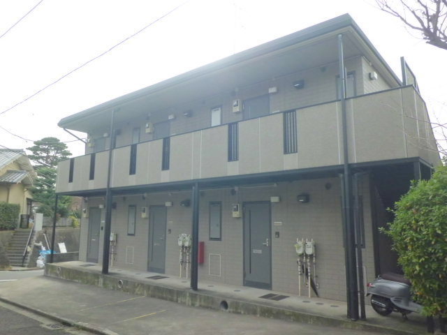 エントランス　全室南西向き日当り良好　セキスイハイム施工