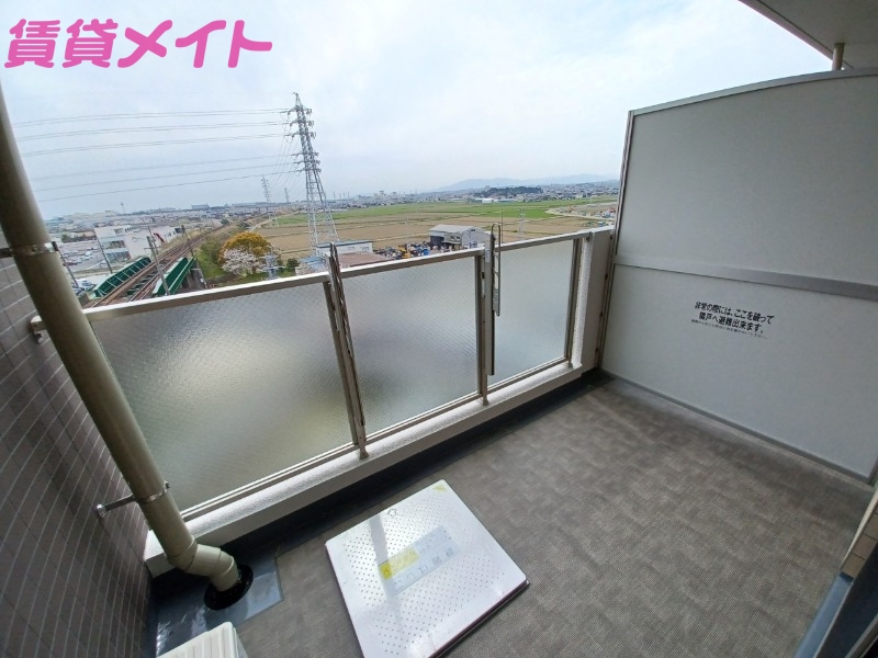バルコニー　同物件別室画像