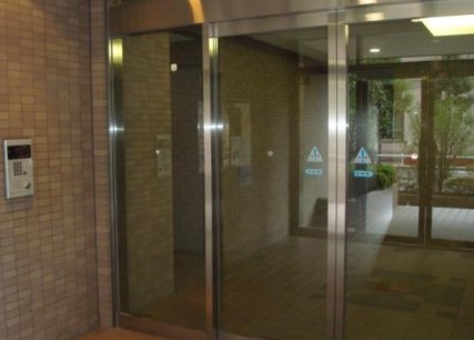 エントランス　建物の内部です