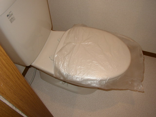 トイレ　ウォシュレット付きます