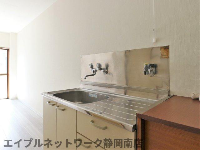 【静岡市駿河区池田のマンションのキッチン】