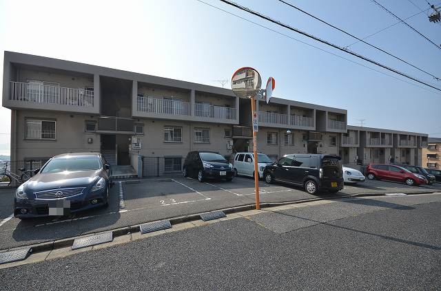 【広島市西区井口台のマンションの駐車場】