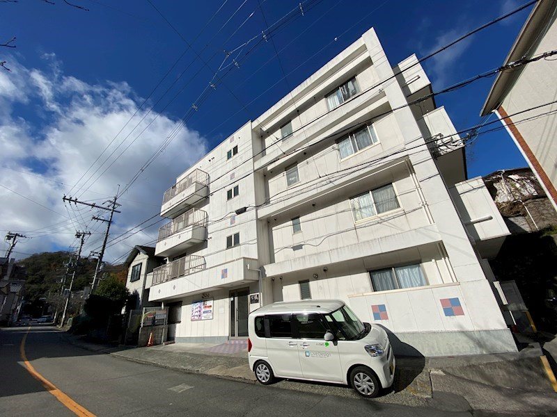 神戸市北区有馬町のマンションの建物外観