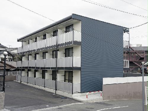 【レオパレス川西の建物外観】