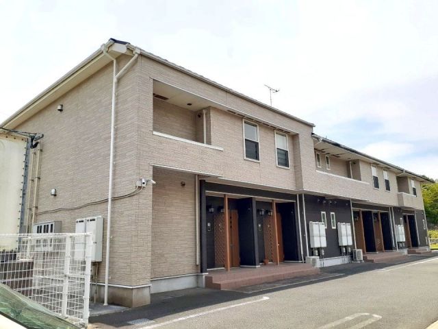 田川市大字糒のアパートの建物外観