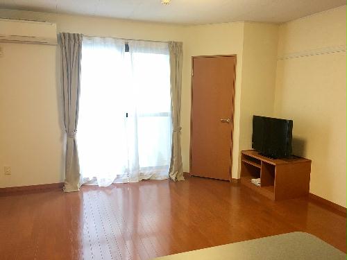 居室・リビング　1階はフローリング床となります