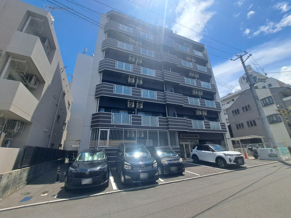 松山市鉄砲町のマンションの建物外観