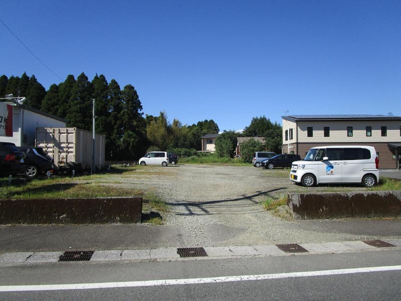 【あいらんど田野　Ｂ棟の駐車場】