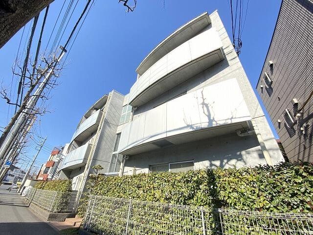 川崎市中原区上小田中のマンションの建物外観