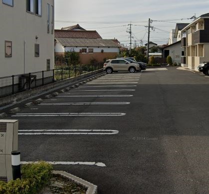 【出雲市高岡町のアパートの駐車場】