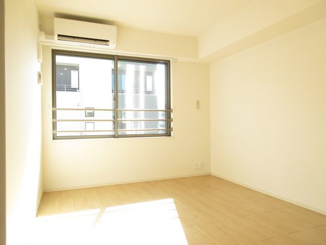 グローブタカ_内装_0