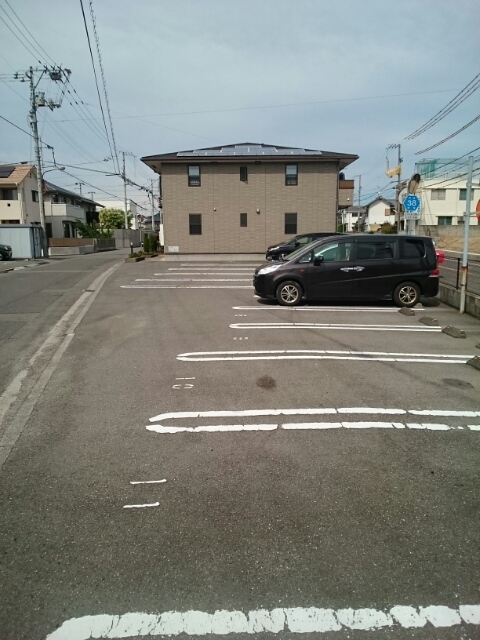 【[家電付き] カーサカインの駐車場】