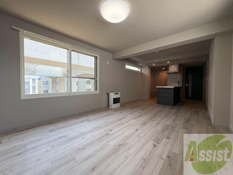 居室・リビング　広くてきれいなリビングです！快適に過ごせそうですね。