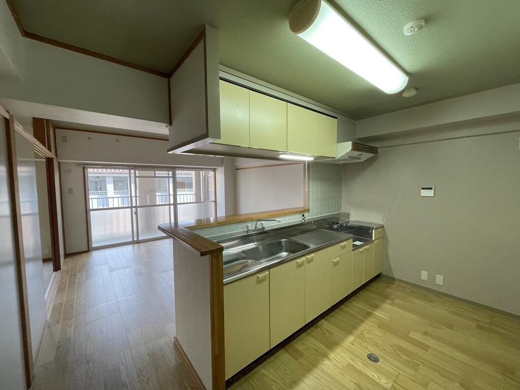 キッチン　対面キッチンです。