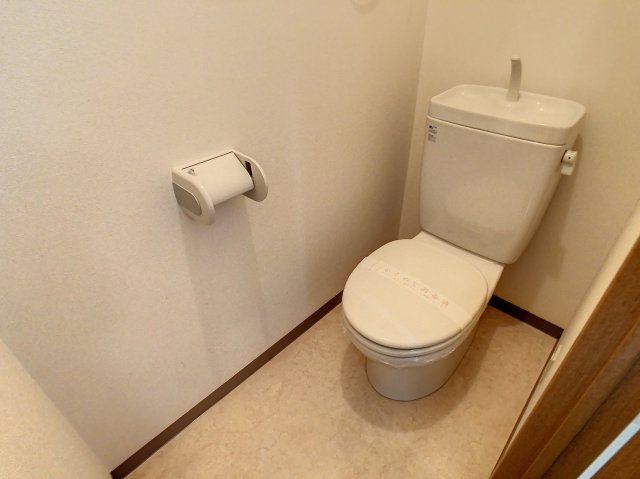 トイレ　2023年8月撮影　現況と異なる場合は現況を優先します。