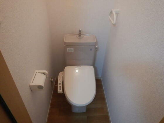 トイレ　洗浄便座付き！！