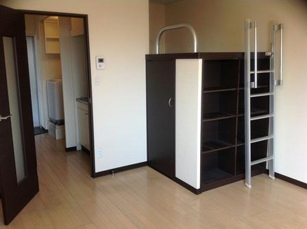 居室・リビング　実際のお部屋と異なる場合がございます。