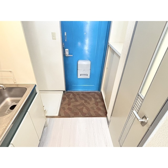 玄関　玄関（同仕様タイプ・現況優先）