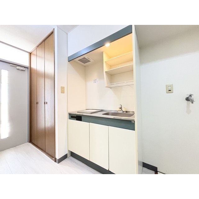 キッチン　キッチン（同仕様タイプ・現況優先）