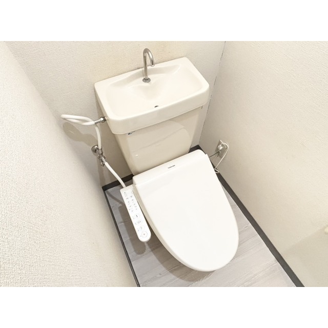 トイレ　シャワー付きトイレ（同仕様タイプ・現況優