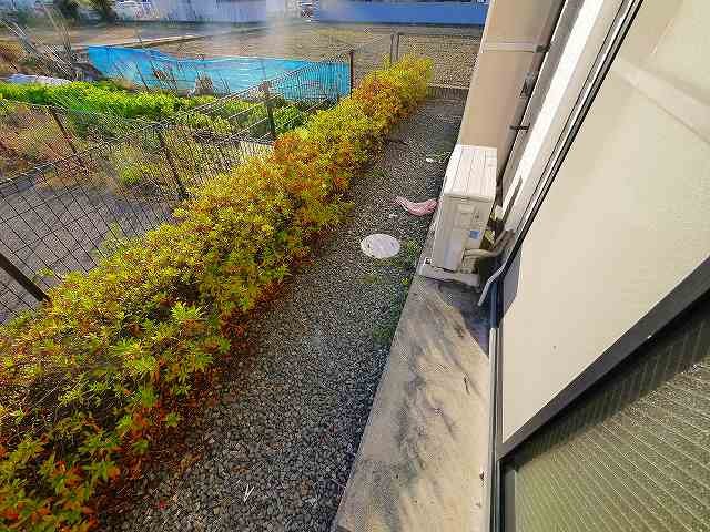 バルコニー　こちらで洗濯物が干せます。