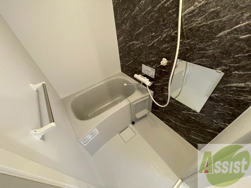 バス・シャワールーム　お風呂になります。一日の疲れを癒してくださいね。