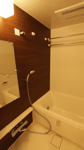 バス・シャワールーム　※別部屋の参考写真です。