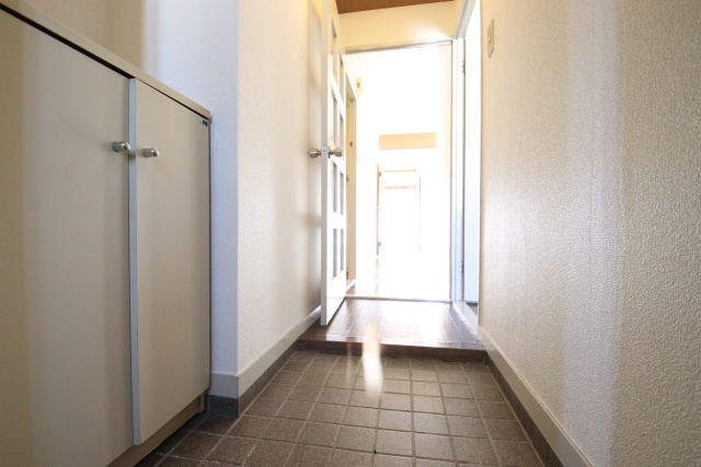 玄関　※別号室の参考写真、現況優先です※