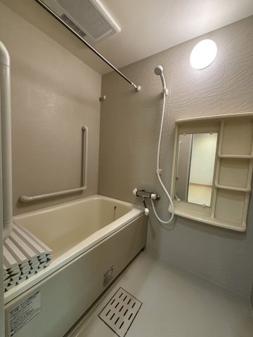 バス・シャワールーム　浴室乾燥機付きバスルーム