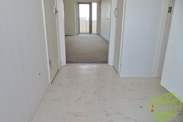 玄関　玄関は、そのままお部屋なので靴で上がってしまいそうですね。