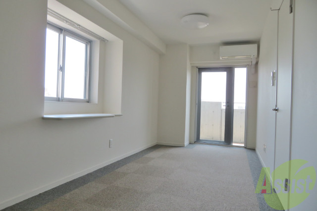 居室・リビング　１２．１帖の広々とした、洋室です。開放感がありますね。