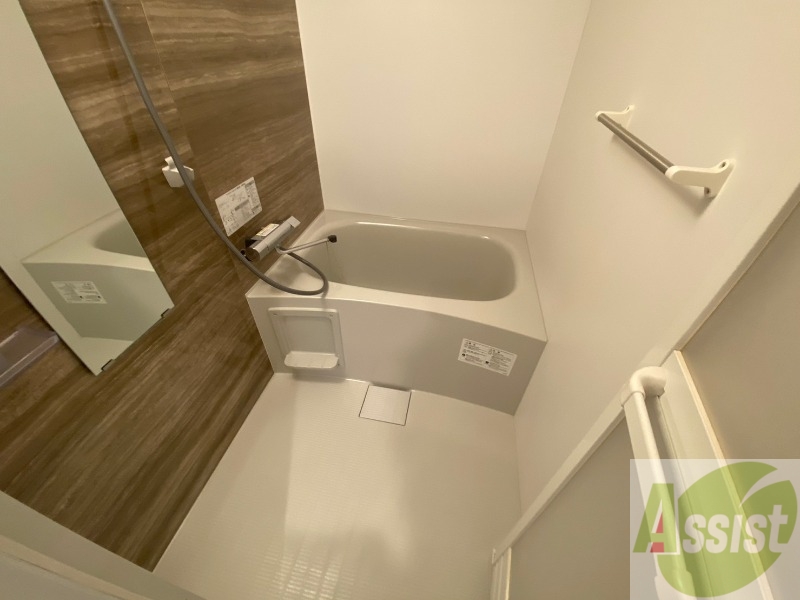 バス・シャワールーム　お風呂になります。一日の疲れを癒してくださいね。