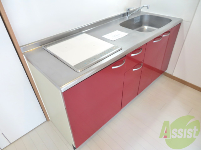 キッチン　ＩＨクッキングヒーターが設置されていて、便利ですね～。