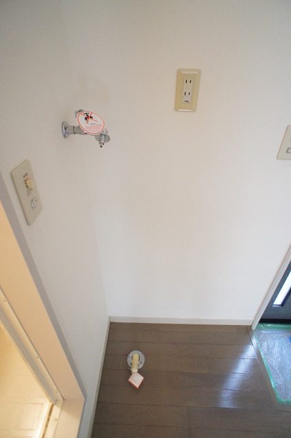 その他　室内洗濯機置場♪雨でも安心してお洗濯できます！