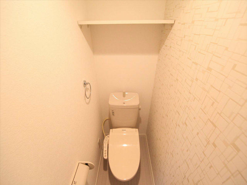 トイレ　温水洗浄暖房便座付トイレ