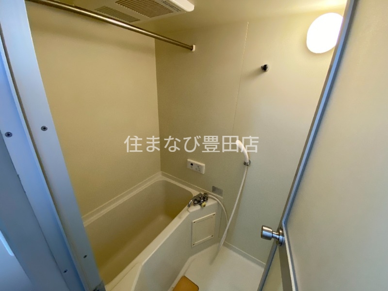 バス・シャワールーム　同型別部屋写真